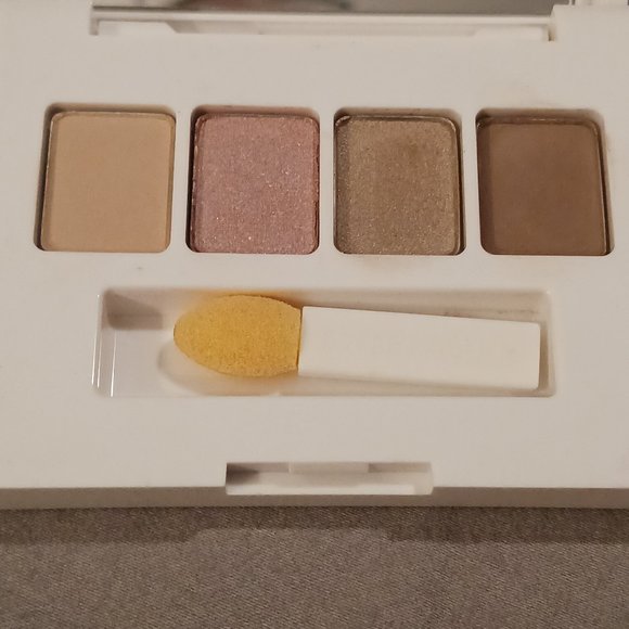 Lilly Pulitzer Other - NEW! Lilly Pulitzer by Estee Lauder Eyeshadow Palette